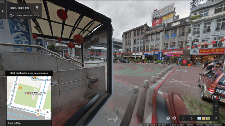 Exit 13 with small plaza.  Facing SW.