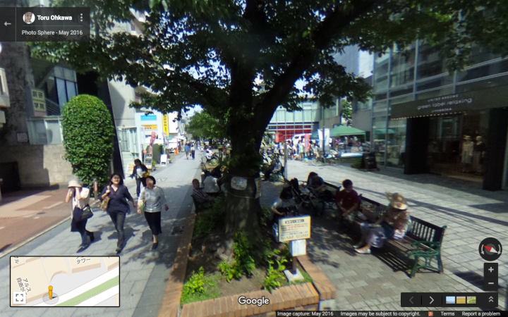 people-on-green-street